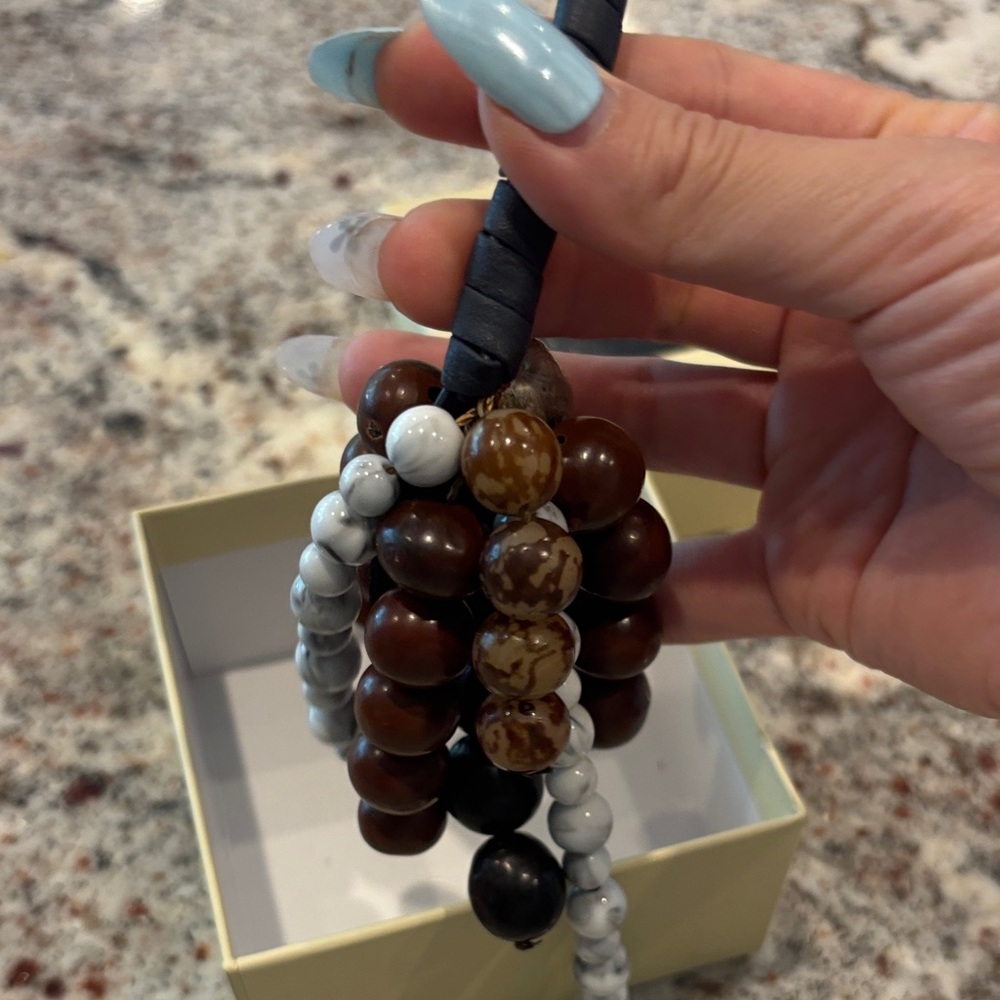 Songmont Brown and White Beaded Bracelet